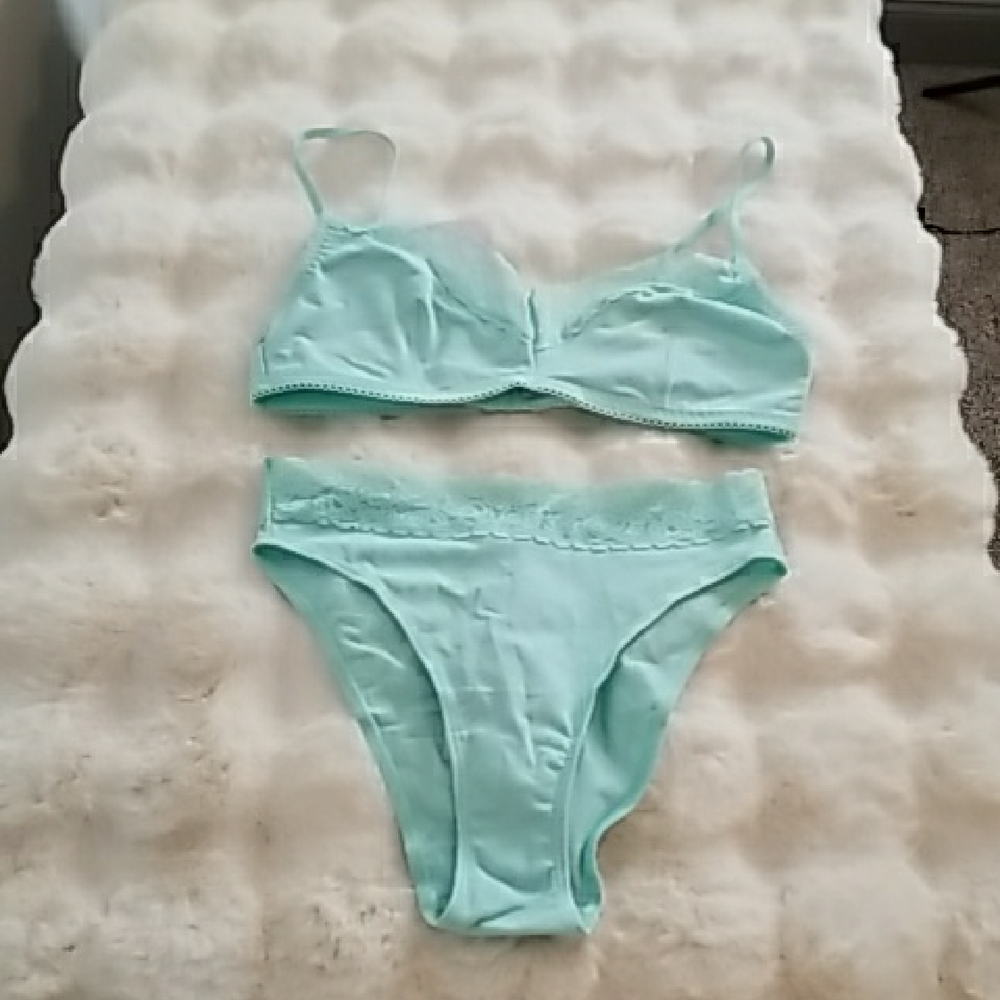 Savage X Fenty Mint Green Bra Set
